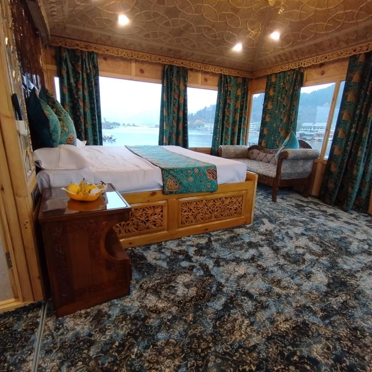 Houseboat Plato Excellence Hotel Srīnagar Kültér fotó